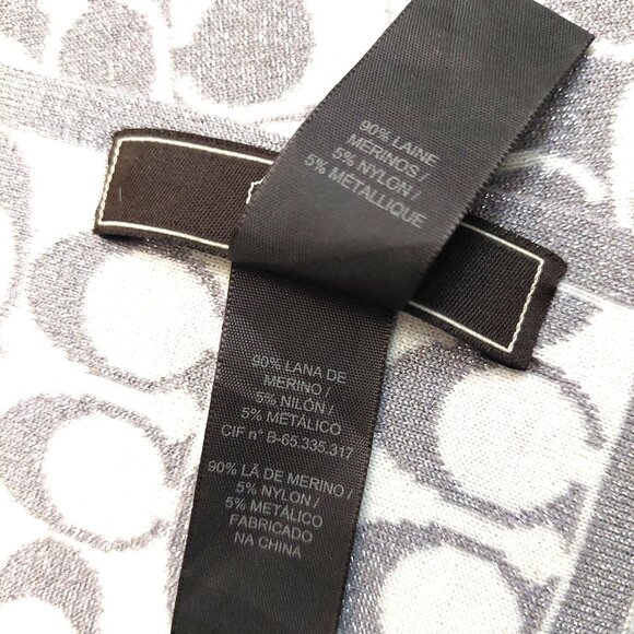 COACH Classic Silver & Cream Monogram C Logo Wool Blend Pre-owned Scarf - Picture 13 of 13